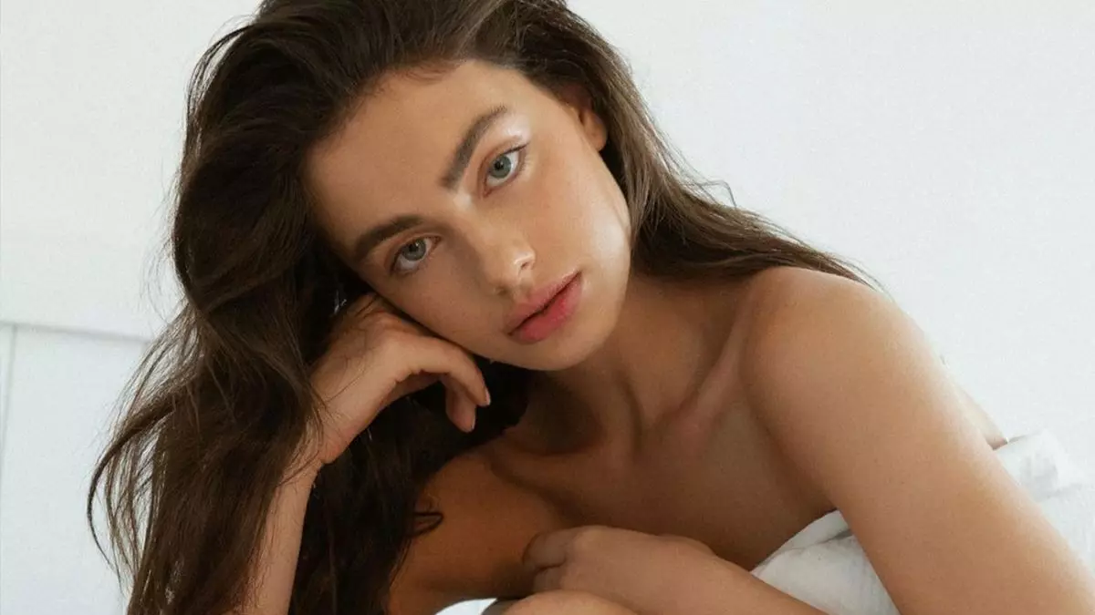 Krasivaya Zhenshchina Mira