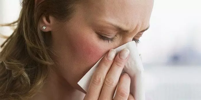 Zheltye Sopli U Vzroslogo Kak Lechit Medikamentami I Narodnymi Sredstvami Dc214c4